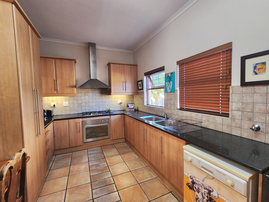 4 Bedroom Property for Sale in Panorama Western Cape